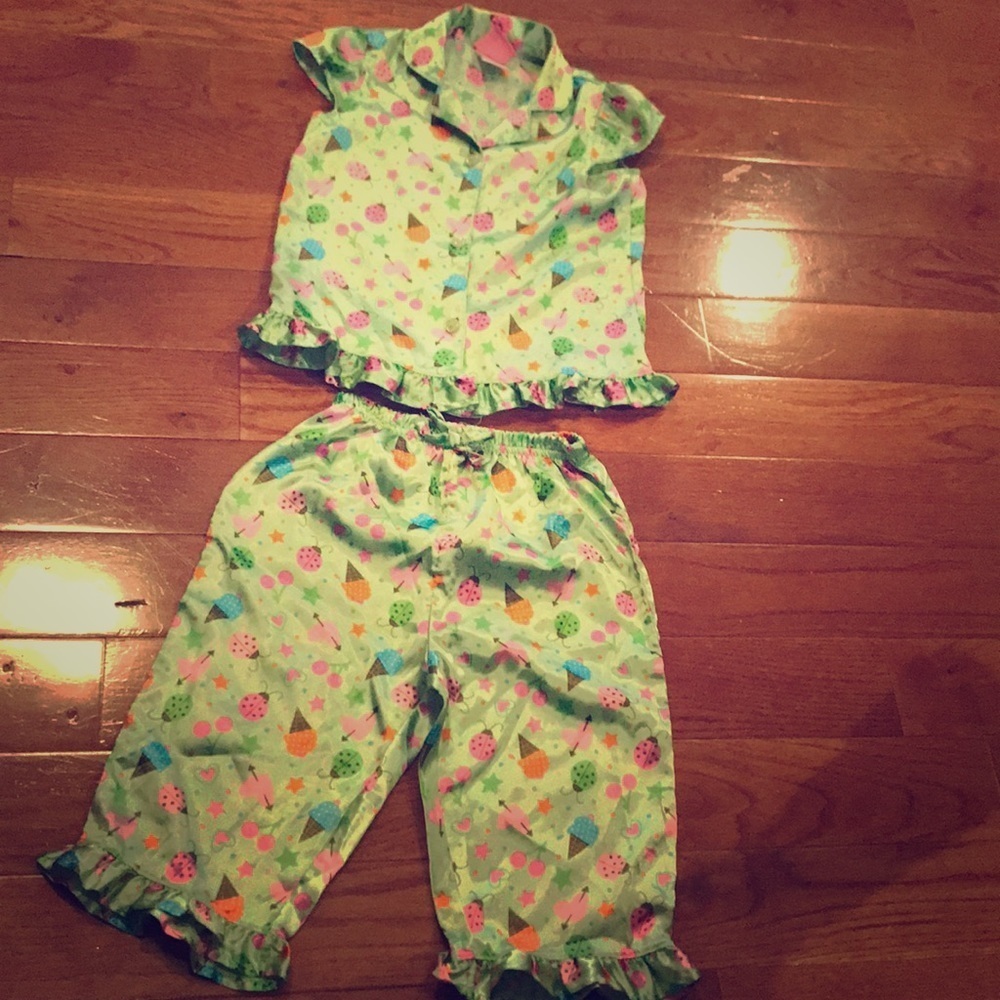GIRL’S size 4/5 silk pajamas